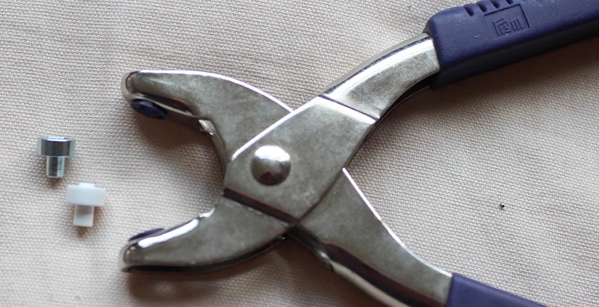 Prym 390 Pliers. How to put eyelets in fabric. A step by step tutorial. The Creative curator
