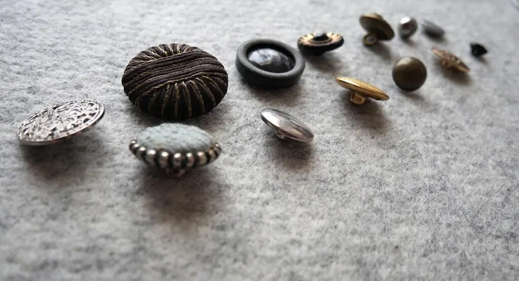 Different shanked types of buttons
