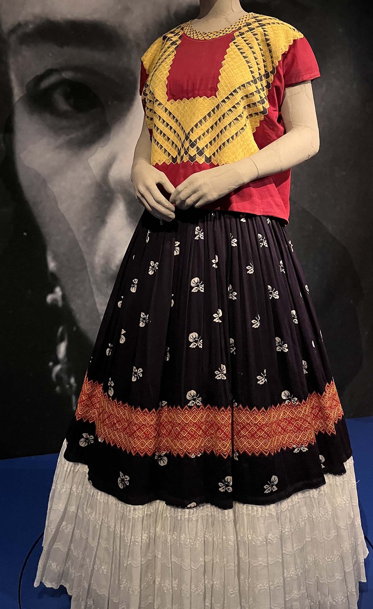 The blouse and skirt combo most often worn by Frida Kahlo