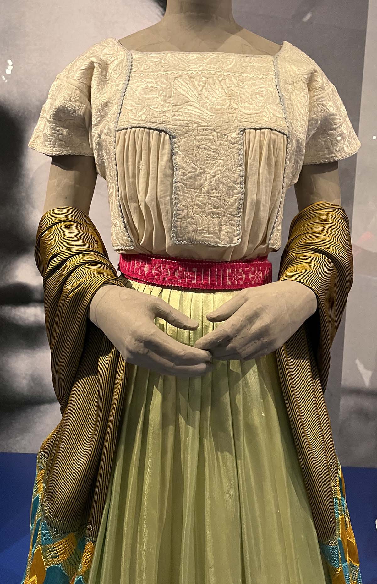 Another Frida Kahlo ensemble