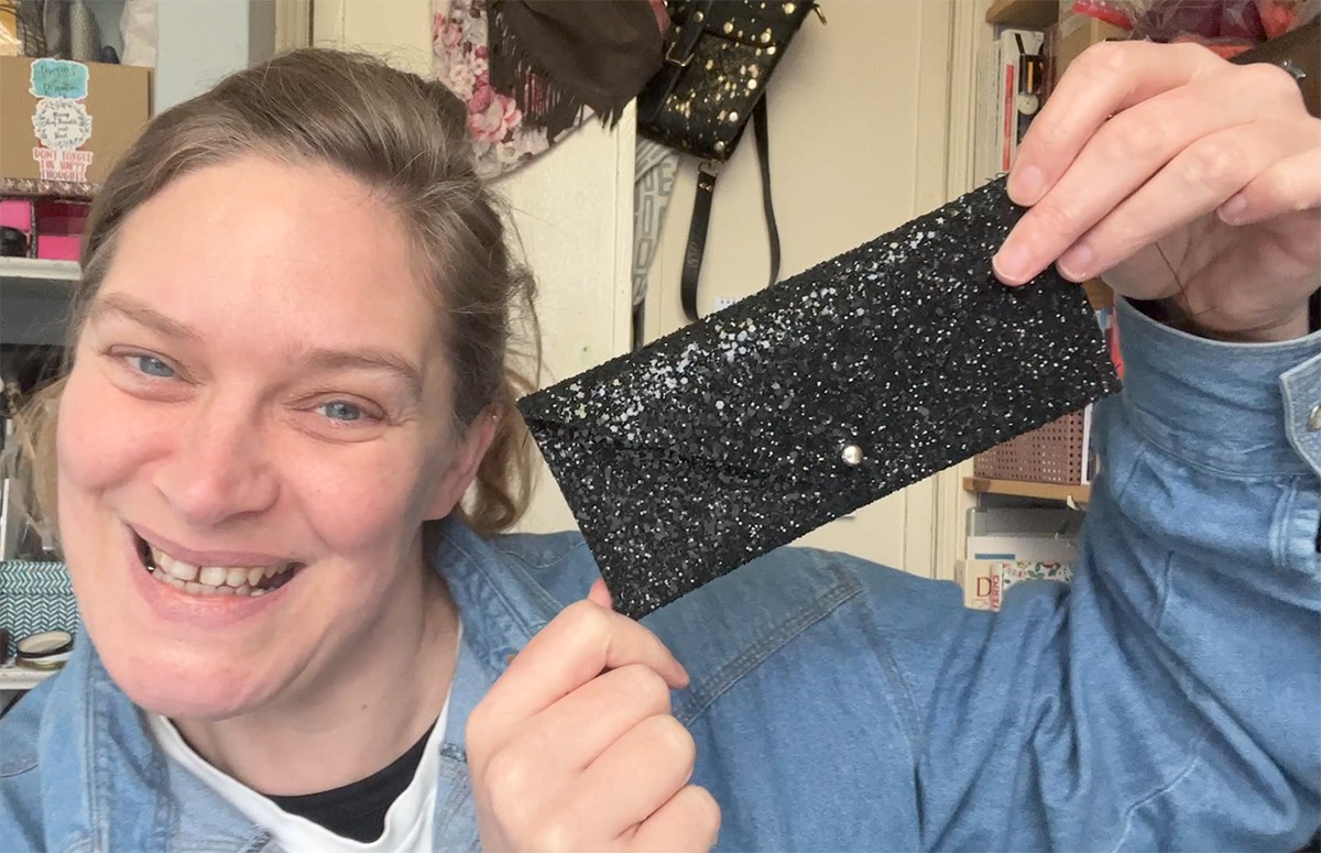 Eve with her gorgeous new and easy wallet!