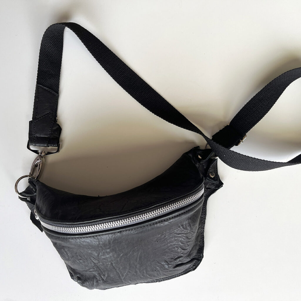 An early sample of my Hawthorn Hipbag sewing pattern